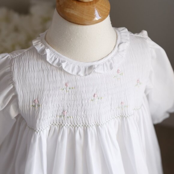 White Smocked Long Sleeve Dress Hand Embroidery Boutique LIKE NEW - Picture 2 of 4